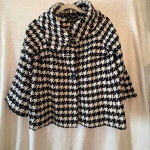 Willi Smith Black and White Houndstooth Cape